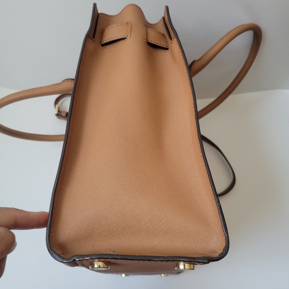 Michael Kors Dillon Satchel Vanilla & Acorn Signature - Picture 6 of 16